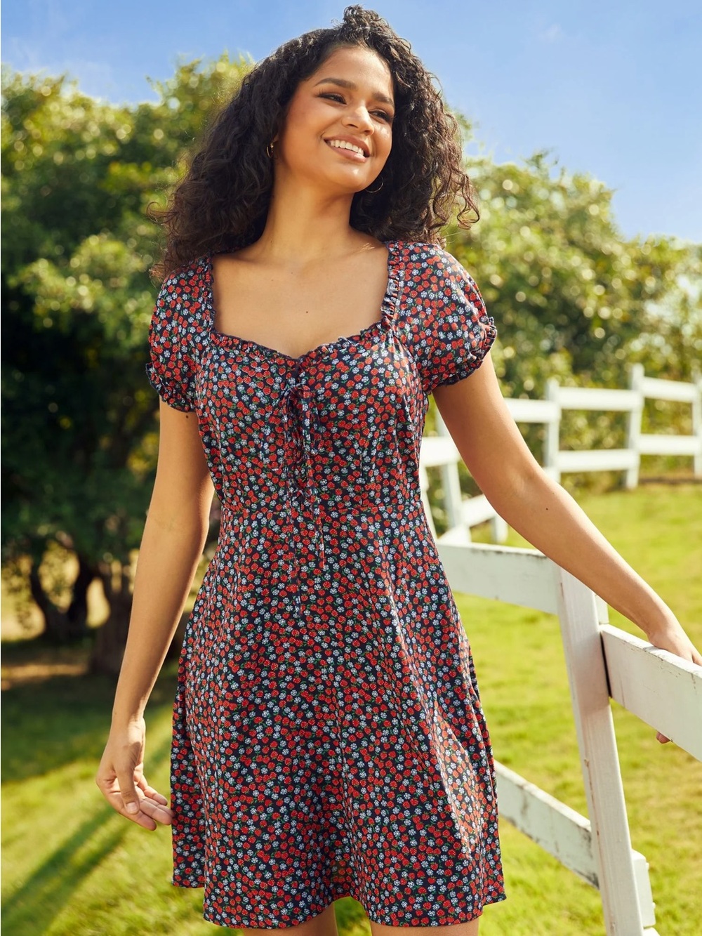 Nostalgic Fit and Flounce Sweetheart Puff-Sleeve Mini Dress - Red Floral